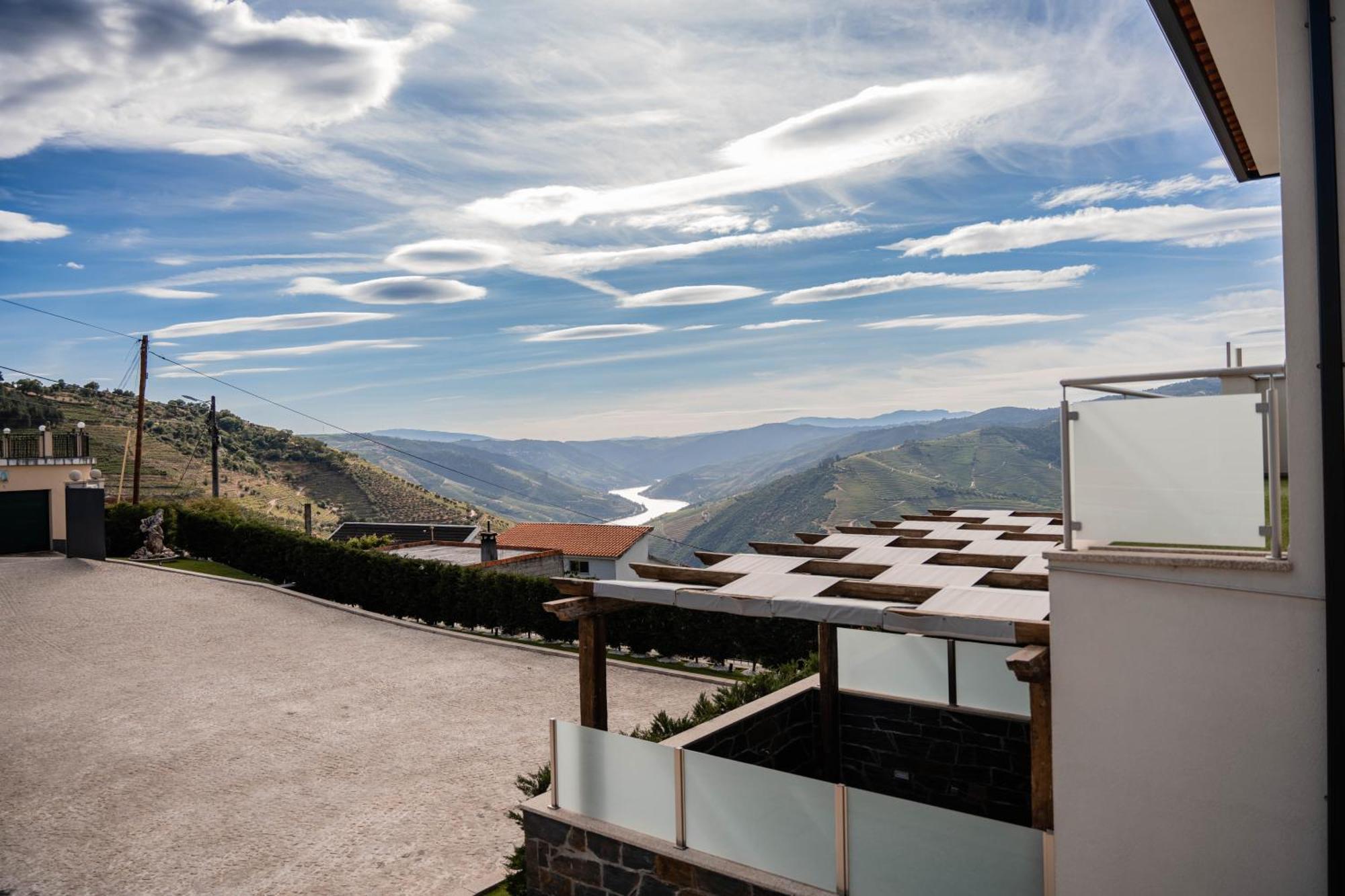 Вилла Socalcos Do Douro House Валенса-ду-Дору Экстерьер фото